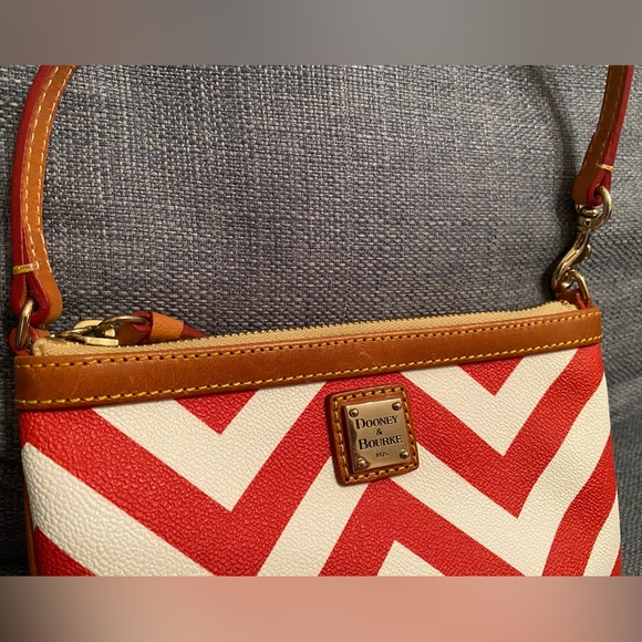 Dooney & Bourke Chevron Wristlet - Picture 7 of 9